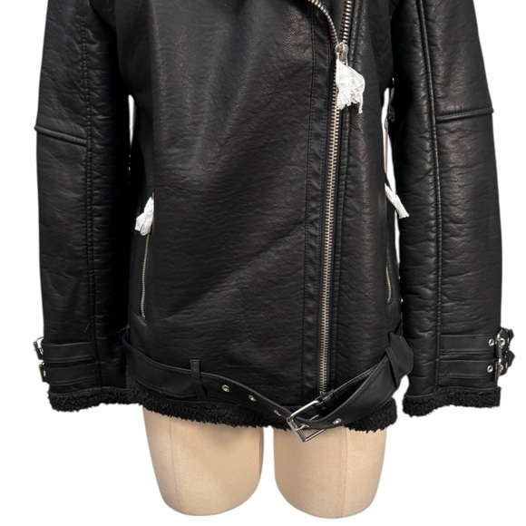 Forever 21 Faux Leather Sherpa Lined Moto Jacket Size Medium - Picture 6 of 10